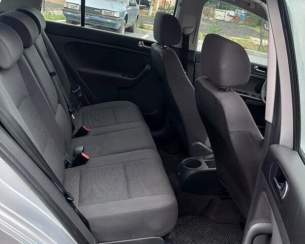 Сірий Фольксваген Golf Plus, об'ємом двигуна 1.6 л та пробігом 225 тис. км за 5750 $, фото 4 на Automoto.ua