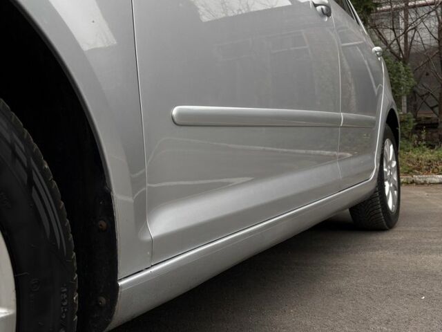 Серый Фольксваген Гольф Плюс, объемом двигателя 1.6 л и пробегом 170 тыс. км за 5999 $, фото 2 на Automoto.ua