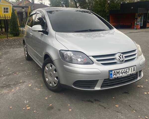 Серый Фольксваген Гольф Плюс, объемом двигателя 1.6 л и пробегом 231 тыс. км за 5500 $, фото 11 на Automoto.ua