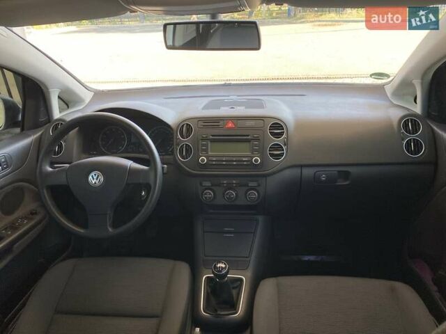Серый Фольксваген Гольф Плюс, объемом двигателя 1.6 л и пробегом 183 тыс. км за 6999 $, фото 26 на Automoto.ua