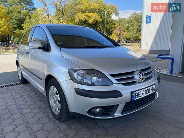 Серый Фольксваген Гольф Плюс, объемом двигателя 1.6 л и пробегом 183 тыс. км за 6999 $, фото 4 на Automoto.ua