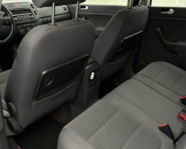 Серый Фольксваген Гольф Плюс, объемом двигателя 1.6 л и пробегом 171 тыс. км за 5699 $, фото 26 на Automoto.ua