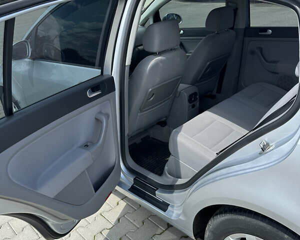 Серый Фольксваген Гольф Плюс, объемом двигателя 2 л и пробегом 222 тыс. км за 5200 $, фото 18 на Automoto.ua