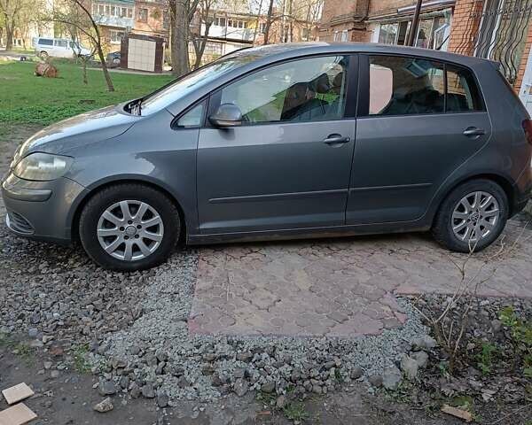 Сірий Фольксваген Golf Plus, об'ємом двигуна 1.97 л та пробігом 299 тис. км за 5233 $, фото 1 на Automoto.ua