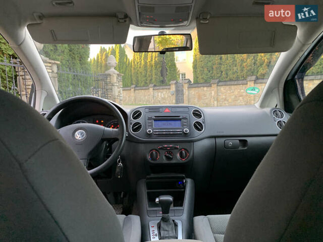 Серый Фольксваген Гольф Плюс, объемом двигателя 1.6 л и пробегом 200 тыс. км за 6850 $, фото 31 на Automoto.ua