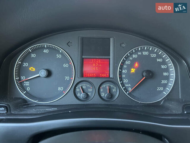 Серый Фольксваген Гольф Плюс, объемом двигателя 1.39 л и пробегом 238 тыс. км за 6000 $, фото 17 на Automoto.ua