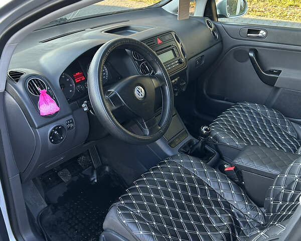 Серый Фольксваген Гольф Плюс, объемом двигателя 1.39 л и пробегом 238 тыс. км за 6000 $, фото 9 на Automoto.ua