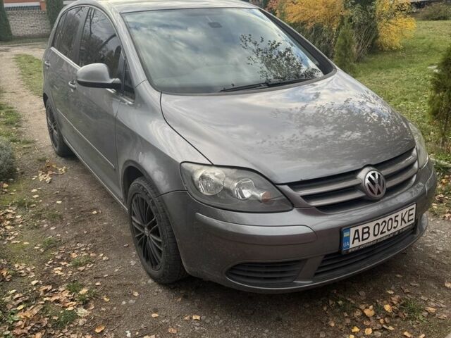 Серый Фольксваген Гольф Плюс, объемом двигателя 1.6 л и пробегом 209 тыс. км за 5500 $, фото 1 на Automoto.ua