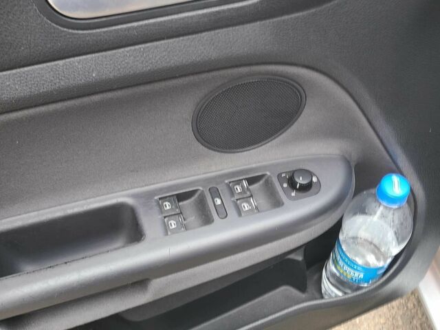 Серый Фольксваген Гольф Плюс, объемом двигателя 1.6 л и пробегом 182 тыс. км за 6400 $, фото 13 на Automoto.ua