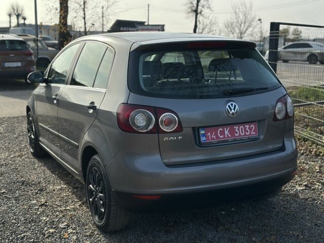 Серый Фольксваген Гольф Плюс, объемом двигателя 1.4 л и пробегом 208 тыс. км за 5500 $, фото 3 на Automoto.ua