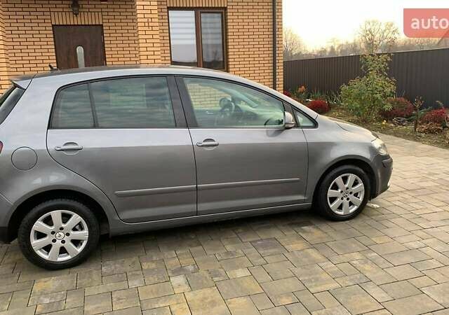 Серый Фольксваген Гольф Плюс, объемом двигателя 1.6 л и пробегом 172 тыс. км за 5977 $, фото 4 на Automoto.ua