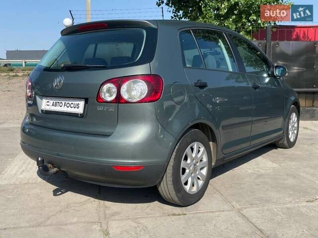 Серый Фольксваген Гольф Плюс, объемом двигателя 1.6 л и пробегом 206 тыс. км за 5990 $, фото 4 на Automoto.ua
