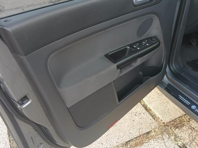 Серый Фольксваген Гольф Плюс, объемом двигателя 1.7 л и пробегом 268 тыс. км за 5400 $, фото 10 на Automoto.ua