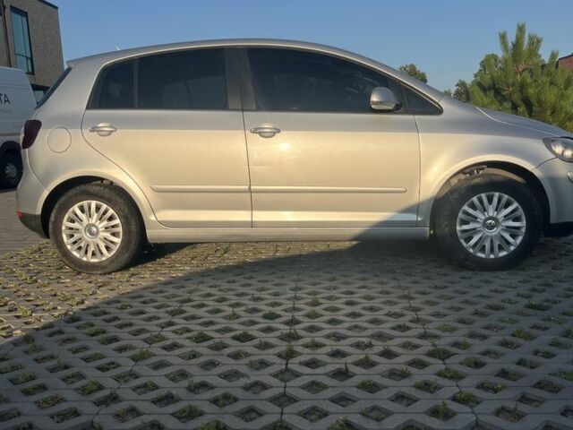 Сірий Фольксваген Golf Plus, об'ємом двигуна 1.6 л та пробігом 251 тис. км за 6400 $, фото 4 на Automoto.ua