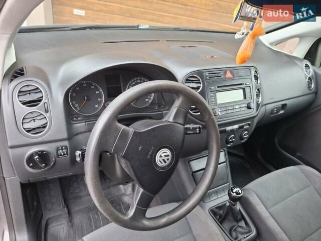 Сірий Фольксваген Golf Plus, об'ємом двигуна 1.6 л та пробігом 170 тис. км за 4700 $, фото 4 на Automoto.ua