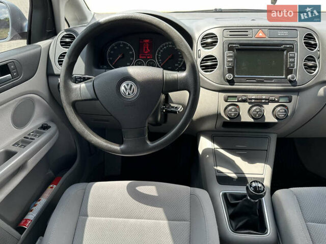 Серый Фольксваген Гольф Плюс, объемом двигателя 2 л и пробегом 222 тыс. км за 5200 $, фото 16 на Automoto.ua