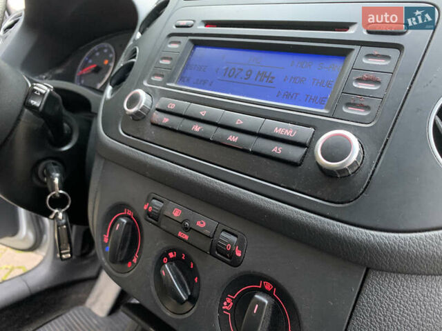 Серый Фольксваген Гольф Плюс, объемом двигателя 1.6 л и пробегом 200 тыс. км за 6850 $, фото 39 на Automoto.ua