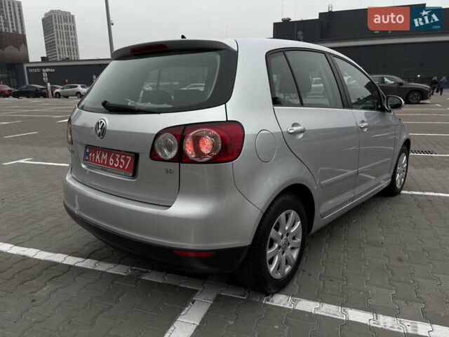 Серый Фольксваген Гольф Плюс, объемом двигателя 1.6 л и пробегом 171 тыс. км за 5699 $, фото 5 на Automoto.ua