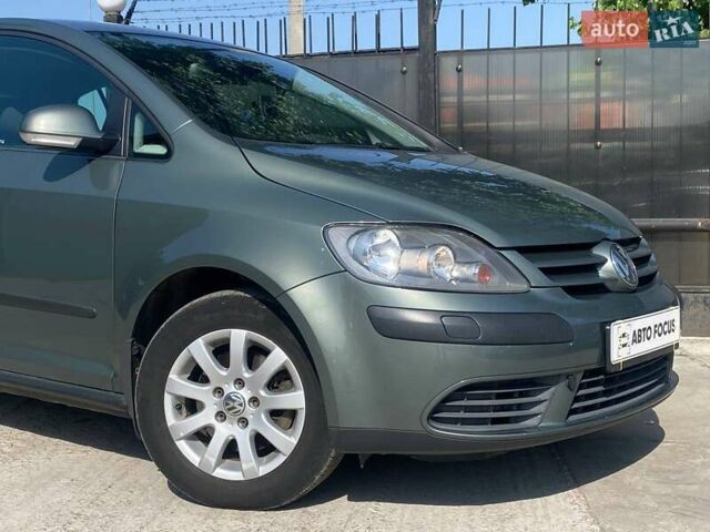 Серый Фольксваген Гольф Плюс, объемом двигателя 1.6 л и пробегом 206 тыс. км за 5990 $, фото 3 на Automoto.ua