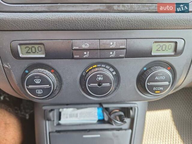 Серый Фольксваген Гольф Плюс, объемом двигателя 1.4 л и пробегом 268 тыс. км за 5850 $, фото 2 на Automoto.ua