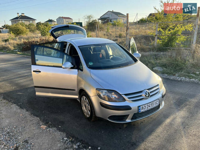 Сірий Фольксваген Golf Plus, об'ємом двигуна 1.6 л та пробігом 204 тис. км за 5399 $, фото 8 на Automoto.ua