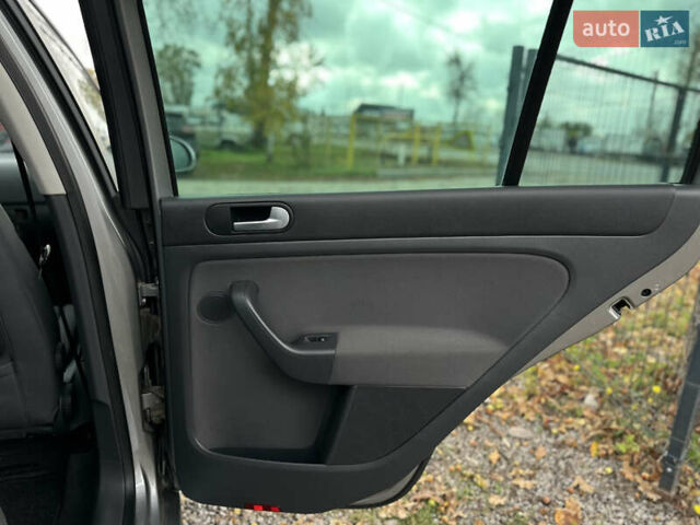 Серый Фольксваген Гольф Плюс, объемом двигателя 1.6 л и пробегом 211 тыс. км за 6600 $, фото 47 на Automoto.ua