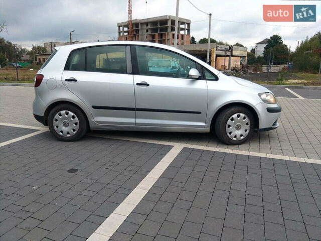 Сірий Фольксваген Golf Plus, об'ємом двигуна 1.6 л та пробігом 225 тис. км за 5750 $, фото 2 на Automoto.ua