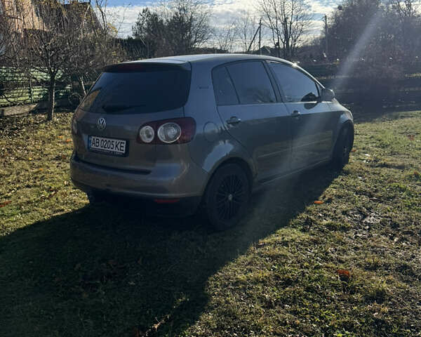 Серый Фольксваген Гольф Плюс, объемом двигателя 1.6 л и пробегом 202 тыс. км за 5250 $, фото 3 на Automoto.ua