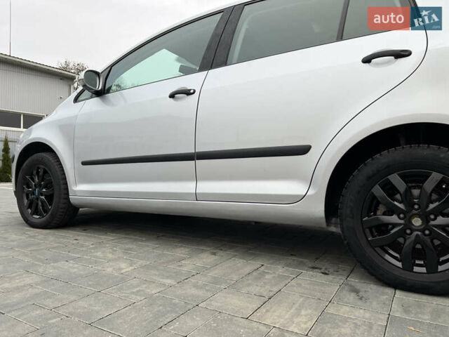 Серый Фольксваген Гольф Плюс, объемом двигателя 1.4 л и пробегом 251 тыс. км за 5150 $, фото 29 на Automoto.ua