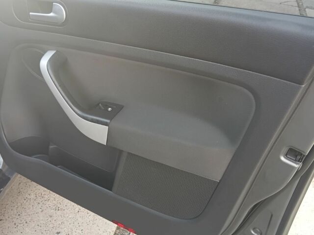 Серый Фольксваген Гольф Плюс, объемом двигателя 1.7 л и пробегом 268 тыс. км за 5400 $, фото 13 на Automoto.ua