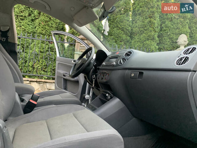 Серый Фольксваген Гольф Плюс, объемом двигателя 1.6 л и пробегом 200 тыс. км за 6850 $, фото 37 на Automoto.ua