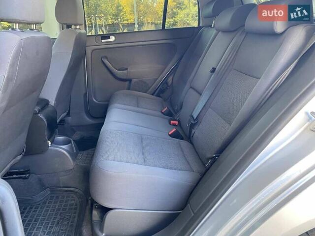 Серый Фольксваген Гольф Плюс, объемом двигателя 1.6 л и пробегом 183 тыс. км за 6999 $, фото 21 на Automoto.ua