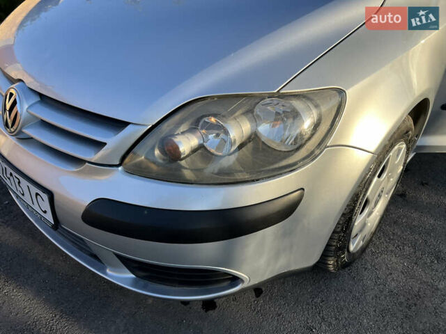 Сірий Фольксваген Golf Plus, об'ємом двигуна 1.6 л та пробігом 204 тис. км за 5399 $, фото 12 на Automoto.ua