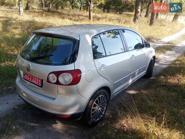 Серый Фольксваген Гольф Плюс, объемом двигателя 1.4 л и пробегом 220 тыс. км за 5500 $, фото 3 на Automoto.ua
