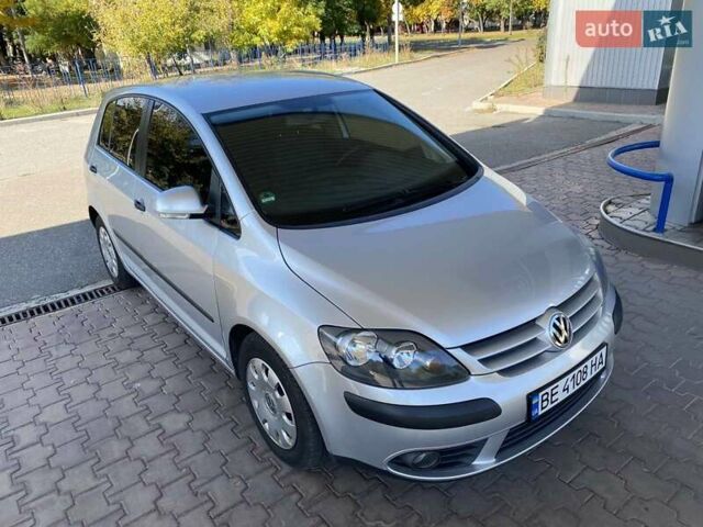 Серый Фольксваген Гольф Плюс, объемом двигателя 1.6 л и пробегом 183 тыс. км за 6999 $, фото 5 на Automoto.ua