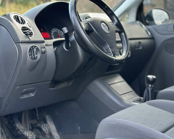 Серый Фольксваген Гольф Плюс, объемом двигателя 1.6 л и пробегом 194 тыс. км за 6400 $, фото 27 на Automoto.ua