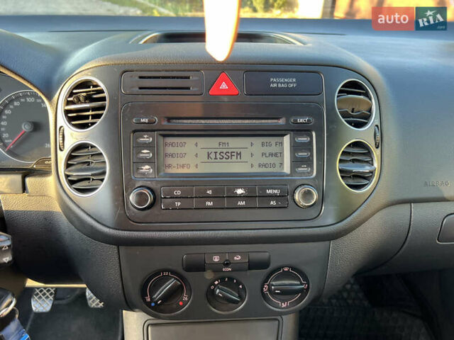 Сірий Фольксваген Golf Plus, об'ємом двигуна 1.6 л та пробігом 204 тис. км за 5399 $, фото 27 на Automoto.ua
