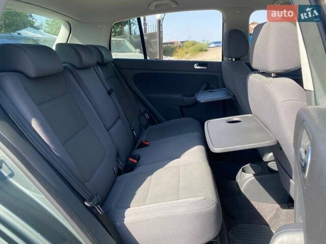 Серый Фольксваген Гольф Плюс, объемом двигателя 1.6 л и пробегом 206 тыс. км за 5990 $, фото 10 на Automoto.ua