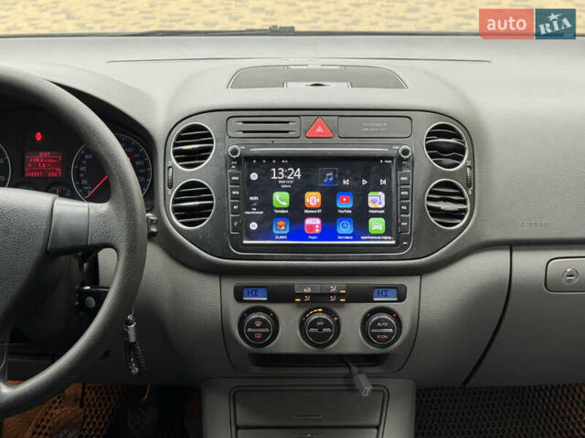 Серый Фольксваген Гольф Плюс, объемом двигателя 1.6 л и пробегом 209 тыс. км за 5200 $, фото 28 на Automoto.ua