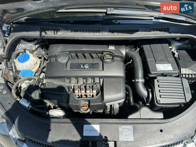 Серый Фольксваген Гольф Плюс, объемом двигателя 1.6 л и пробегом 211 тыс. км за 6600 $, фото 61 на Automoto.ua