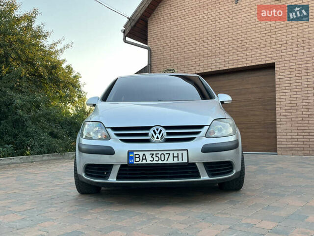 Сірий Фольксваген Golf Plus, об'ємом двигуна 1.6 л та пробігом 243 тис. км за 5200 $, фото 8 на Automoto.ua