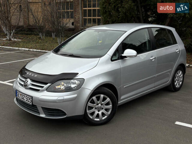 Серый Фольксваген Гольф Плюс, объемом двигателя 1.6 л и пробегом 170 тыс. км за 5999 $, фото 2 на Automoto.ua