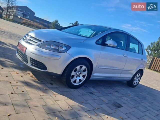 Серый Фольксваген Гольф Плюс, объемом двигателя 1.6 л и пробегом 131 тыс. км за 6599 $, фото 3 на Automoto.ua