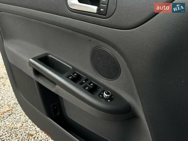 Серый Фольксваген Гольф Плюс, объемом двигателя 1.6 л и пробегом 211 тыс. км за 6600 $, фото 23 на Automoto.ua