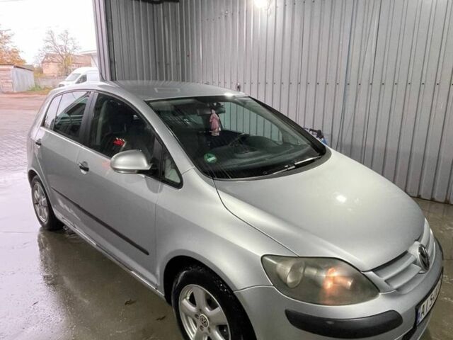 Серый Фольксваген Гольф Плюс, объемом двигателя 1.4 л и пробегом 270 тыс. км за 5100 $, фото 2 на Automoto.ua