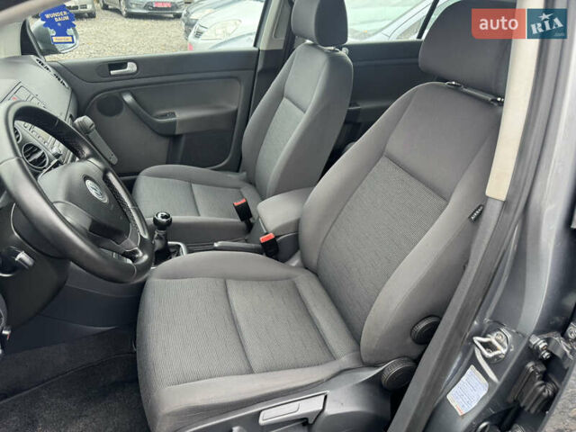 Серый Фольксваген Гольф Плюс, объемом двигателя 1.6 л и пробегом 229 тыс. км за 6300 $, фото 12 на Automoto.ua