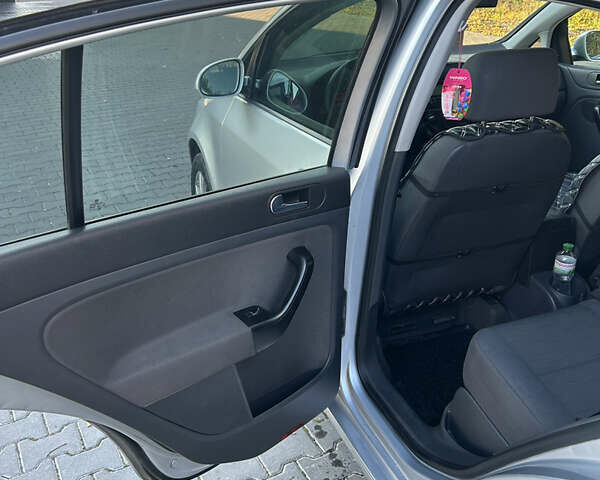 Серый Фольксваген Гольф Плюс, объемом двигателя 1.39 л и пробегом 238 тыс. км за 6000 $, фото 14 на Automoto.ua