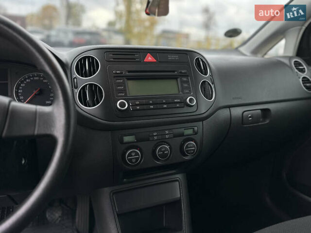 Серый Фольксваген Гольф Плюс, объемом двигателя 1.6 л и пробегом 211 тыс. км за 6600 $, фото 30 на Automoto.ua