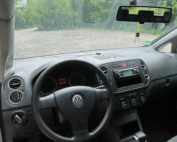 Сірий Фольксваген Golf Plus, об'ємом двигуна 1.6 л та пробігом 199 тис. км за 6500 $, фото 18 на Automoto.ua