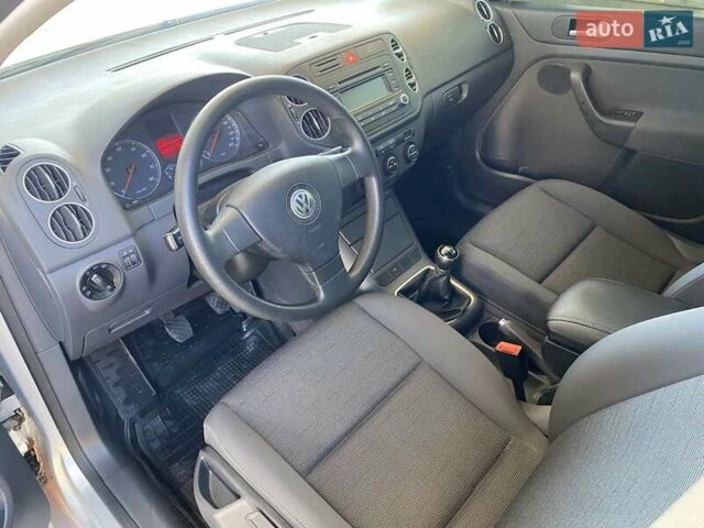 Серый Фольксваген Гольф Плюс, объемом двигателя 1.6 л и пробегом 183 тыс. км за 6999 $, фото 20 на Automoto.ua